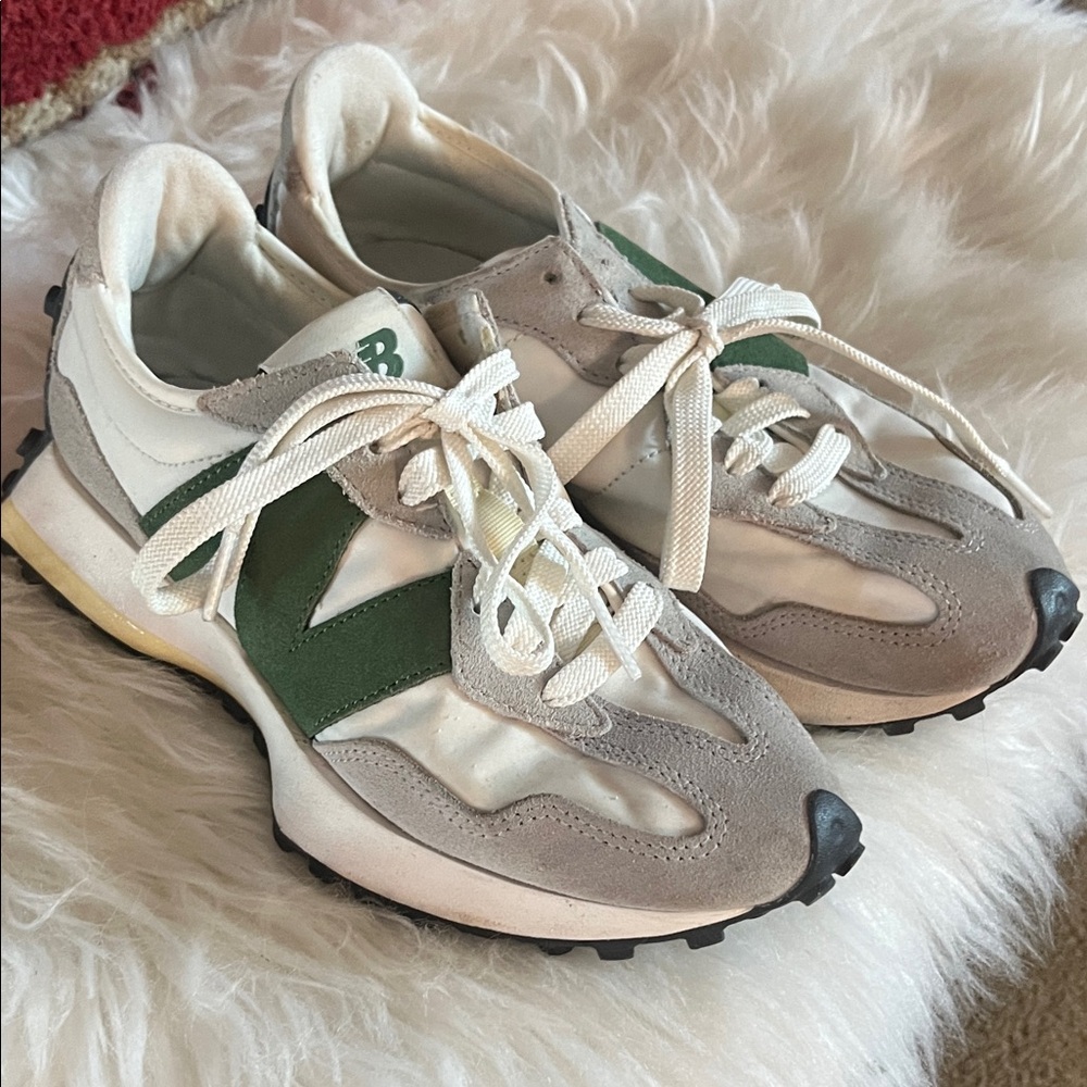 New Balance Women's Sneakers in Green and Cream